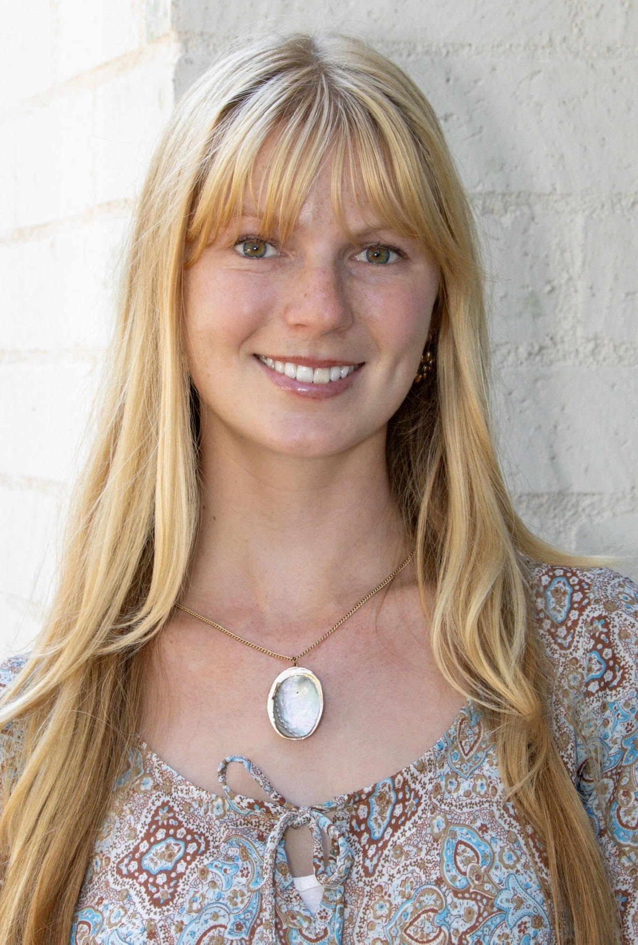 Jenna Lewis headshot